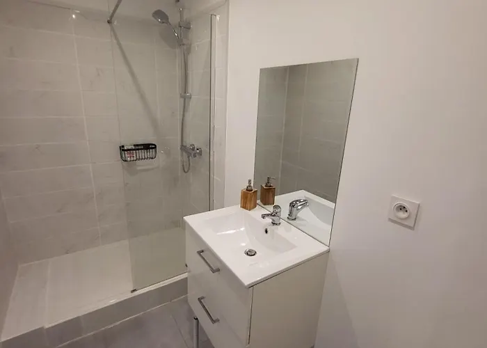 Sous Le Vieux Figuier, Double Independante Nocleg ze śniadaniem