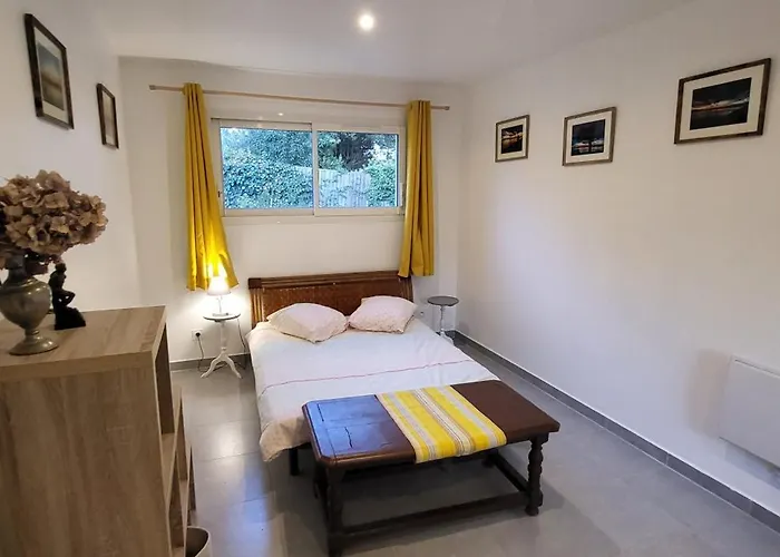 Sous Le Vieux Figuier, Double Indépendante